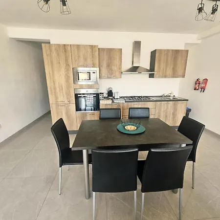 Homestay Comfort In Deluxe 2br Sliema
